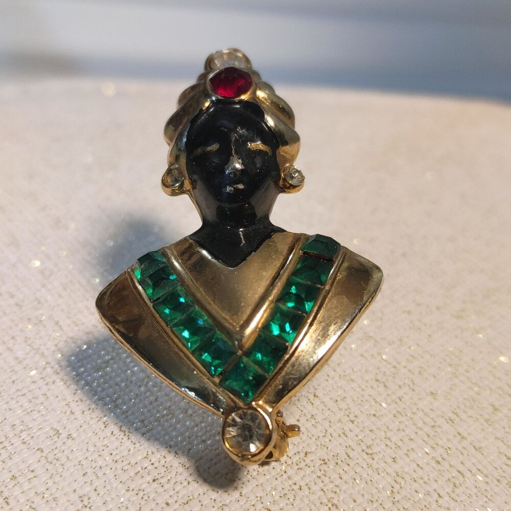 Jolle Rhinestone Genie Brooch 1940s Small Vintage Black Enamel Green Red Stones - Picture 8 of 12